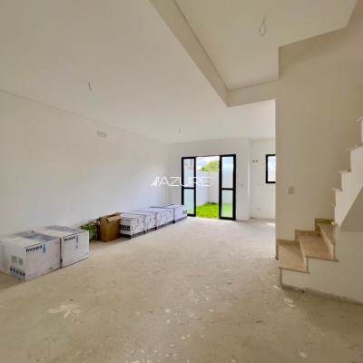 Triplex com 3 quartos e suíte no Cajuru