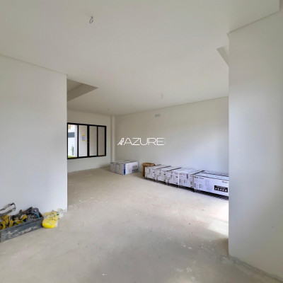 Triplex com 3 quartos e suíte no Cajuru