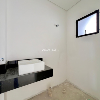 Triplex com 3 quartos e suíte no Cajuru