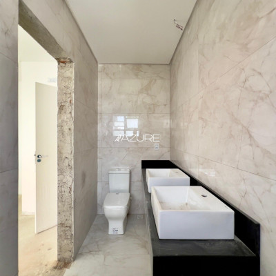 Triplex com 3 quartos e suíte no Cajuru