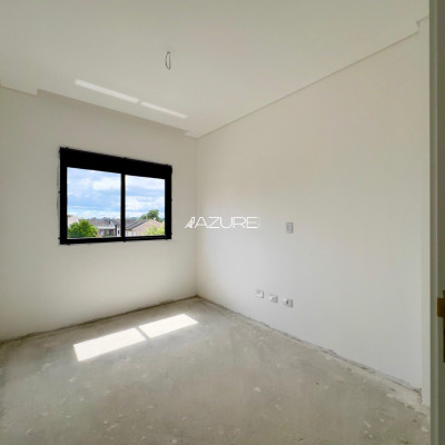 Triplex com 3 quartos e suíte no Cajuru