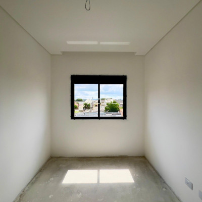 Triplex com 3 quartos e suíte no Cajuru
