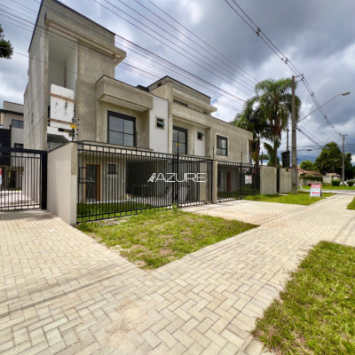 Triplex com 3 quartos e suíte no Cajuru