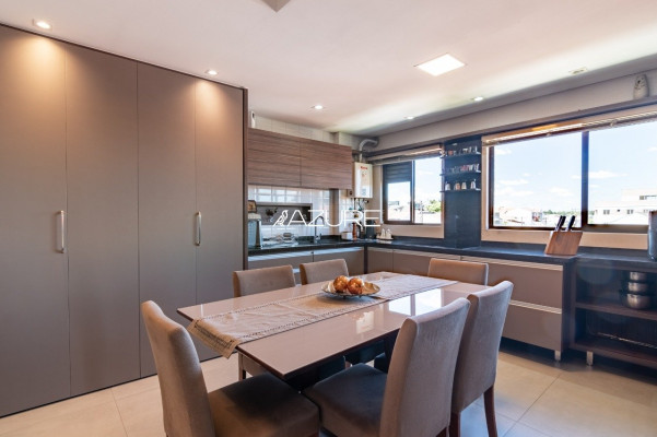 Apartamento porteira fechada, 2q, no Bacacheri