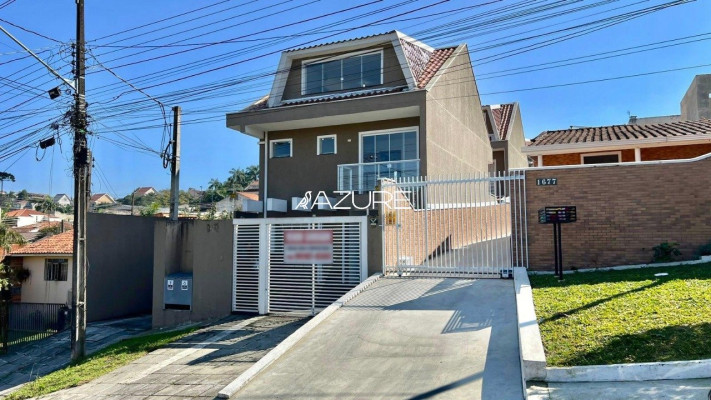 Triplex novo de frente para rua, no Bairro Alto