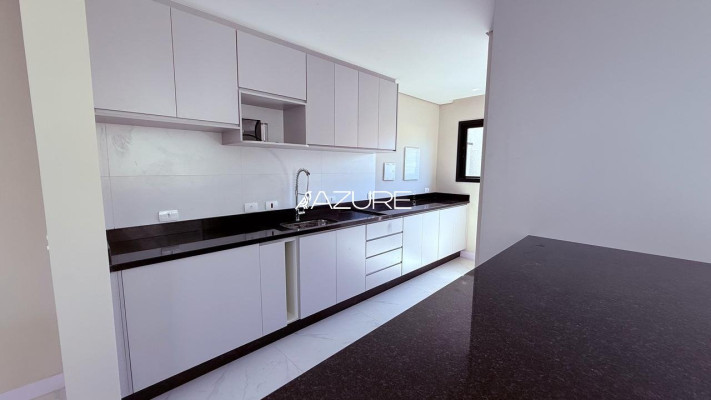 Triplex com 3 quartos em Santa Felicidade