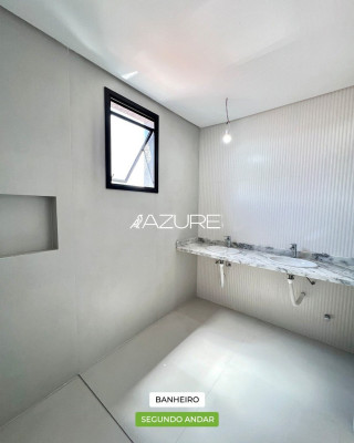 Triplex com 3 quartos em Santa Felicidade