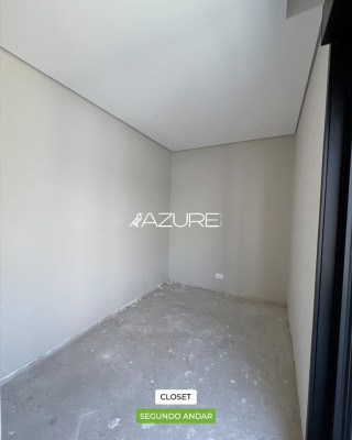 Triplex com 3 quartos em Santa Felicidade