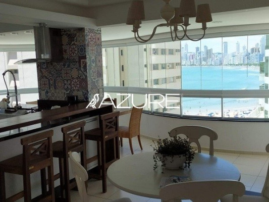 Apartamento na quadra do mar - Bal. Camburiú