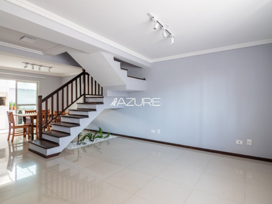 Amplo sobrado em Santa Felicidade