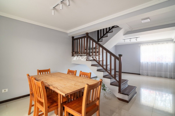 Amplo sobrado em Santa Felicidade