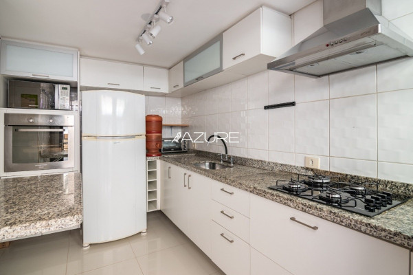 Amplo sobrado em Santa Felicidade