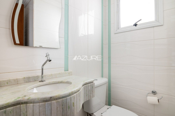 Amplo sobrado em Santa Felicidade