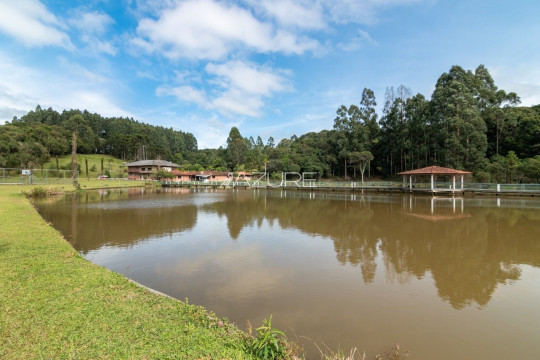 Área com Pousada e estrutura para eventos