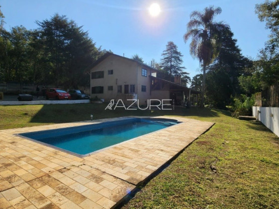 Casa com Piscina em Pinhais à Venda