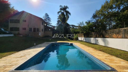 Casa com Piscina em Pinhais à Venda