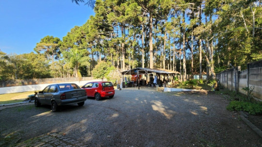 Casa com Piscina em Pinhais à Venda