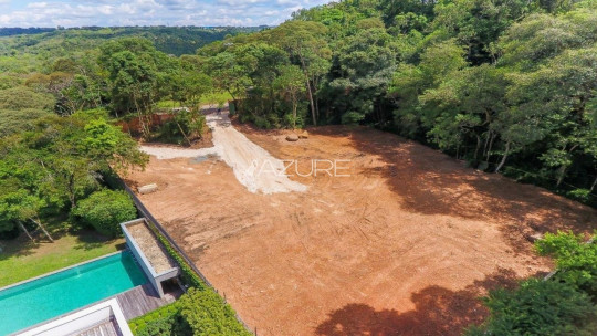 Terreno a venda ao lado do Parque Tanguá