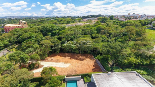 Terreno a venda ao lado do Parque Tanguá