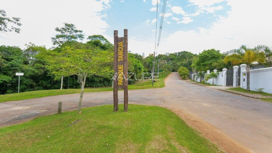 Terreno a venda ao lado do Parque Tanguá